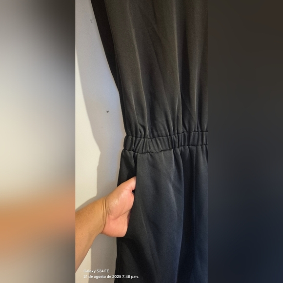 Evereve Black Sleeveless Jumpsuit - Picture 4 of 9